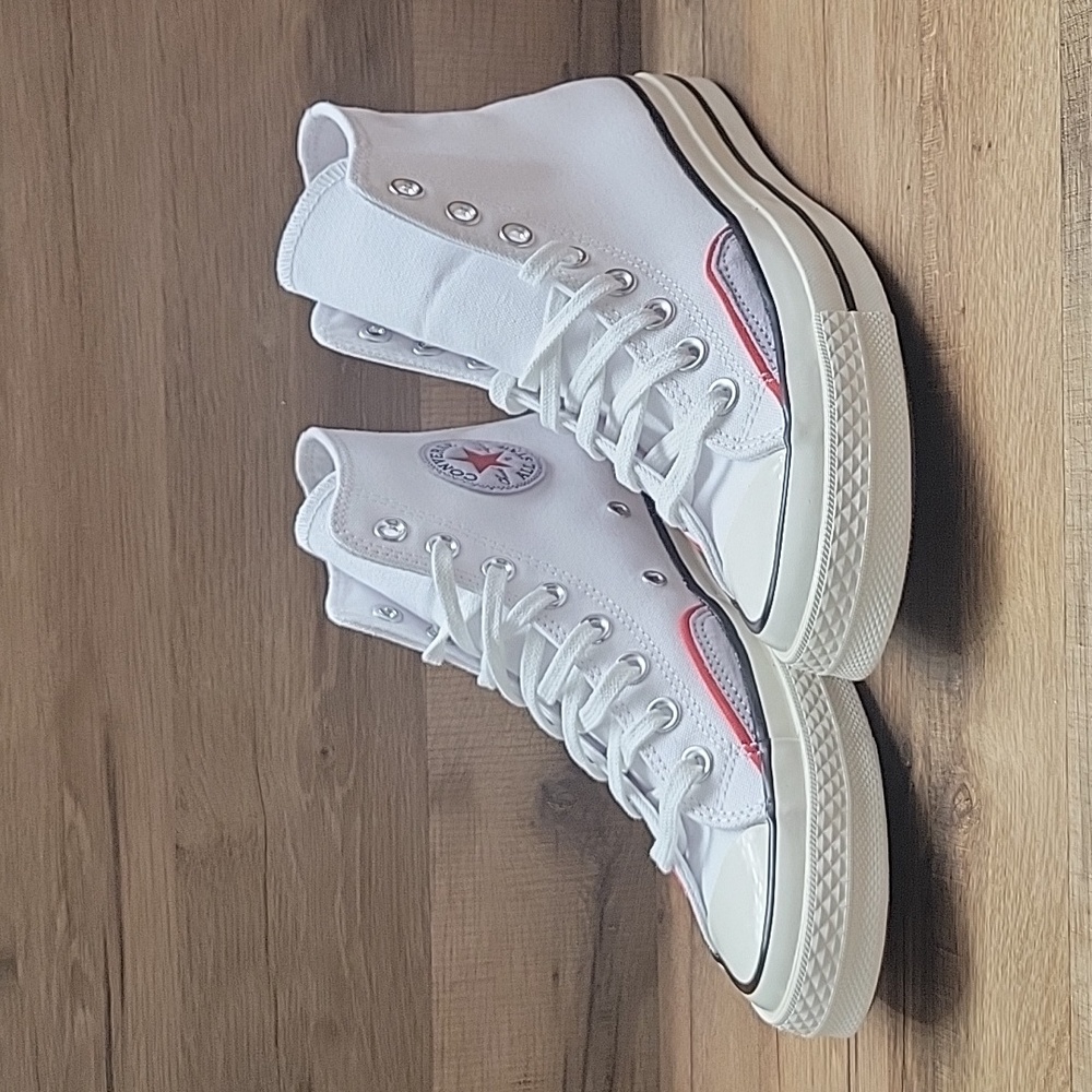 Converse High top Brand new in the box.